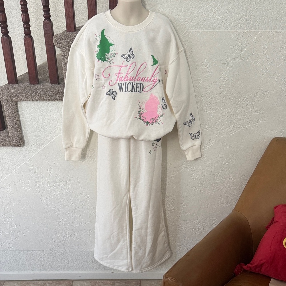 WICKED “Fabulously Wicked” Girls White Flare Sweat Set Size 10 EUC
